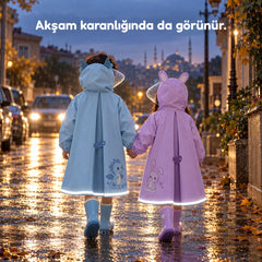 Akşamüstü far ışığında parlayan reflektör şeritler